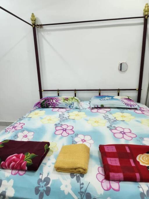 D'Haja 61 Klia Sepang With 3 Airconds & Wifi Villa Banting  Dış mekan fotoğraf
