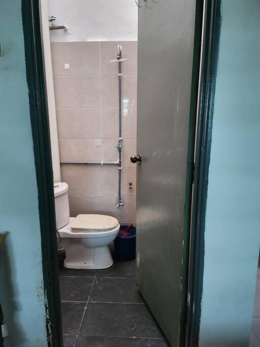 D'Haja 61 Klia Sepang With 3 Airconds & Wifi Villa Banting  Dış mekan fotoğraf
