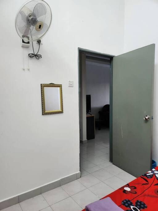 D'Haja 61 Klia Sepang With 3 Airconds & Wifi Villa Banting  Dış mekan fotoğraf