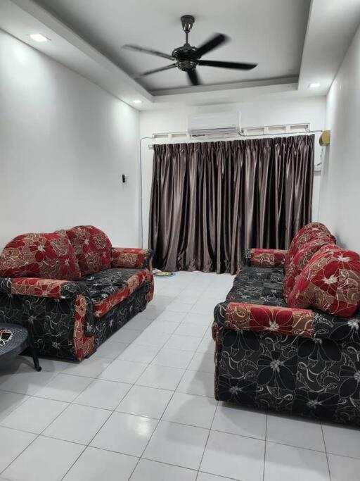 D'Haja 61 Klia Sepang With 3 Airconds & Wifi Villa Banting  Dış mekan fotoğraf